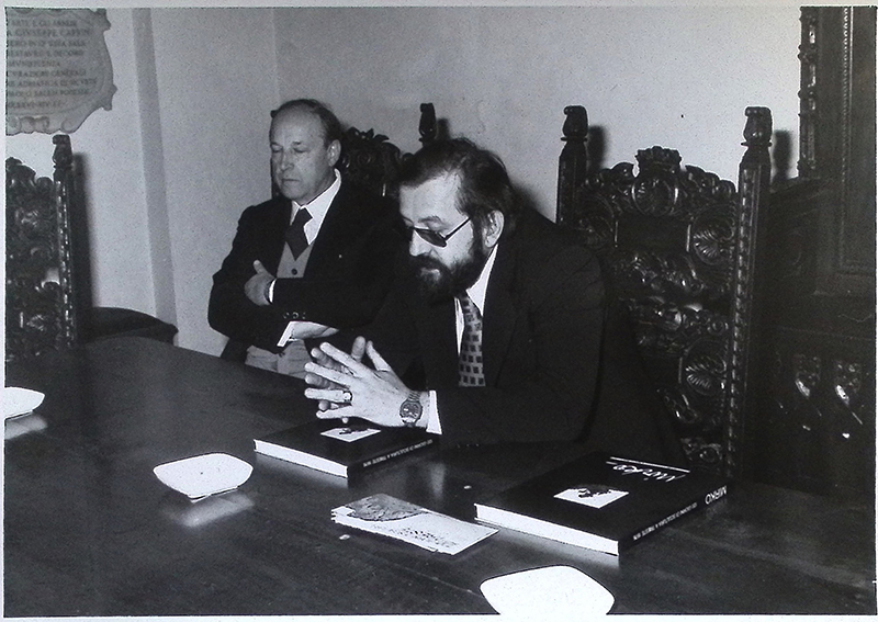 Conferenza del critico Carlo Milic sulla scultura di Mirko alla Sala Caprin del Castello di San Giusto a Trieste